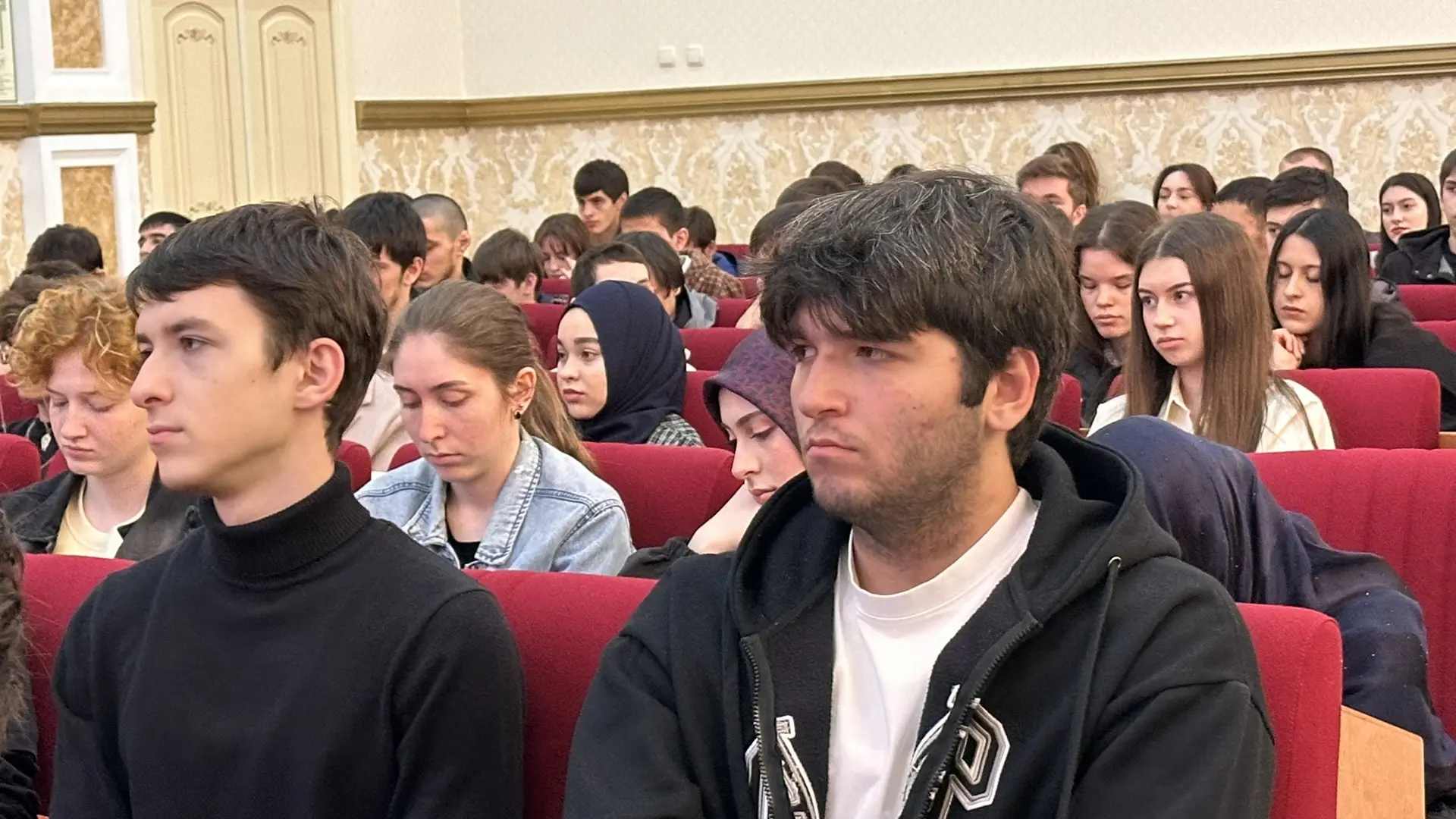 Миннац Дагестана усиливает работу с молодёжью и иностранными студентами по противодействию экстремизму и укреплению традиционных ценностей